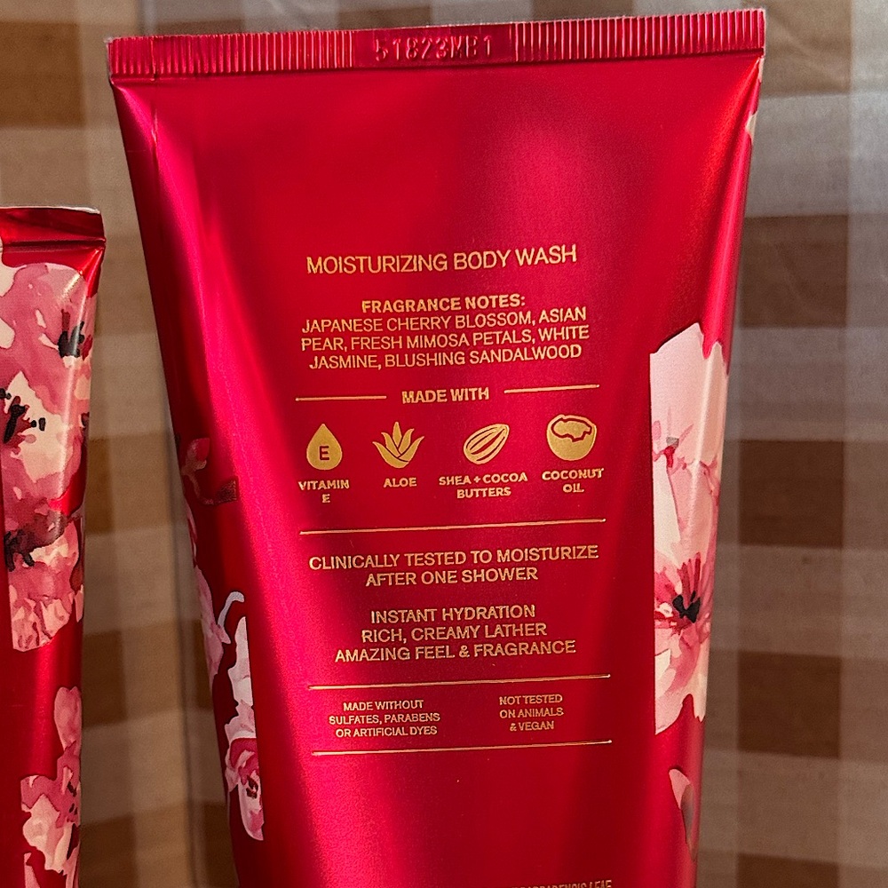NEW B&BW Japanese Cherry Blossom 4 Piece full size body care set - Picture 3 of 4
